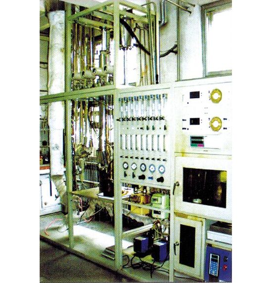 点击查看详细信息<br>标题：MYK-2003型小型提升催化裂化反应装置 阅读次数：2288